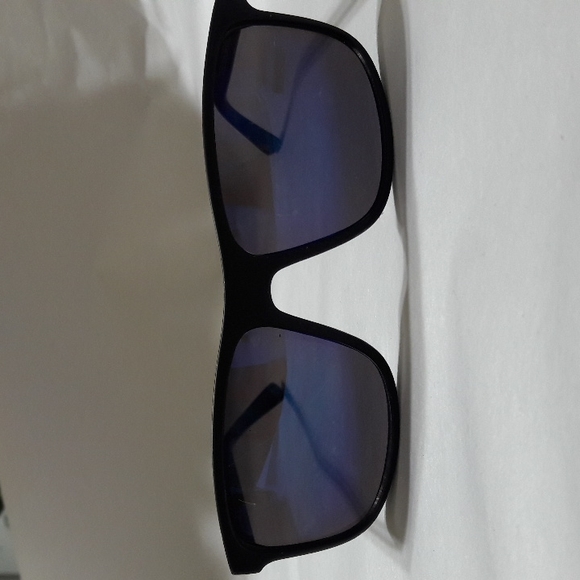Dockers Unisex Sunglasses Blue Lens Black Frame UVA-UVA Protection… - Picture 1 of 7